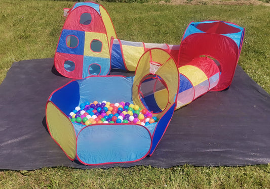 Spieltunnel mit Bällen / Tag