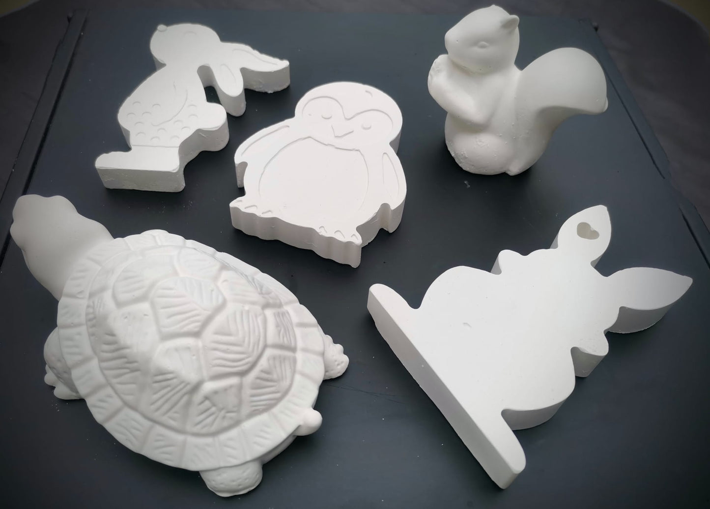 Gips Figuren mit Zubehör / Tag